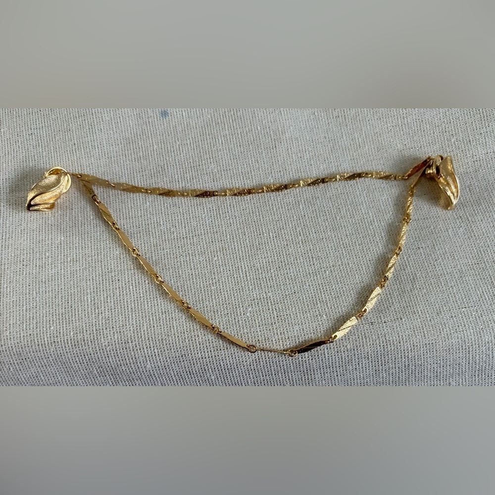 Elegant Gold Tone Chain Sweater Guard